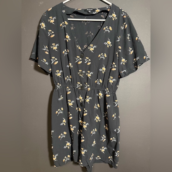 Madewell Pants - Madewell Floral Short Romper.